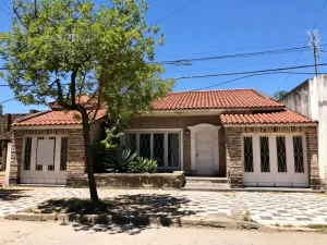 Casa 3 Ambientes en Temperley Este